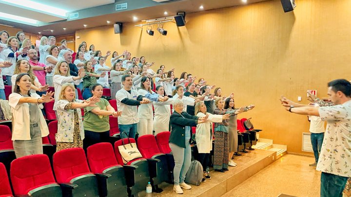 👉🏻Las enfermeras comunitarias escolares de Murcia han incluido en su formación continua recursos pedagógicos en nuevas tecnologías para incorporar realidad virtual en la enseñanza de primeros auxilios durante el próximo curso escolar. carm.es/web/pagina?IDC…