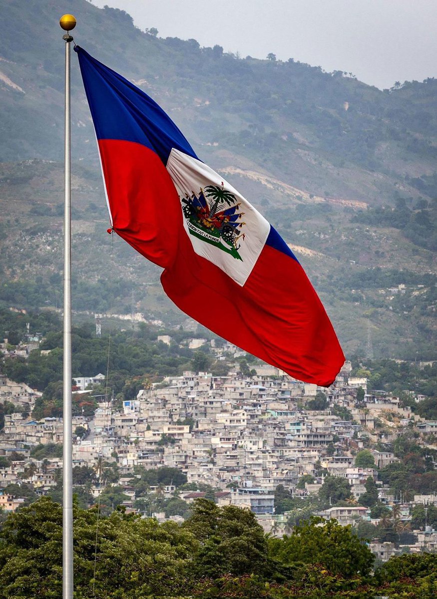 Feliz Día de la Bandera Nacional haitiana.