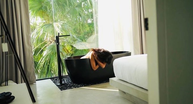 Hate me or love me, either way, I'm still on your mind 💁🏻&zwj;♀️ https://t.co/aE8jY5WGiz<a href="/tag/fashionshow"class="tags"><span>#fashionshow</span></a><a href="/tag/mumbai"class="tags"><span>#mumbai</span></a><a href="/tag/fashionweek"class="tags"><span>#fashionweek</span></a><a href="/tag/bombaytimesfashionweek"class="tags"><span>#bombaytimesfashionweek</span></a>