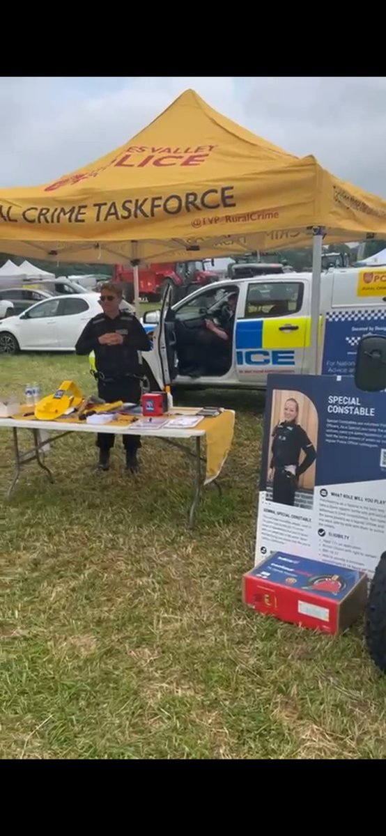 Officers from the Rural Crime Taskforce and the @TVP_Specials are at the Young Farmers show in Bucknell today 👮‍♂️ If you see us there come and say hello 👋