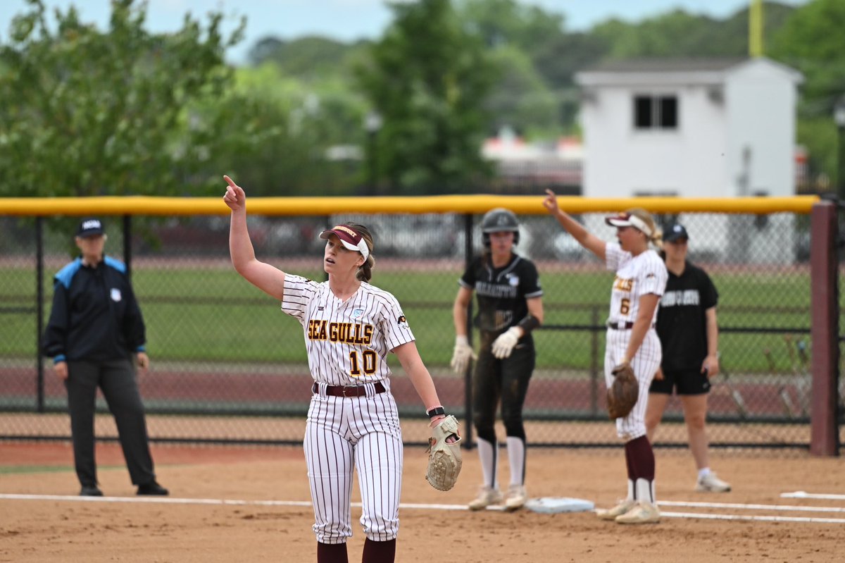 ☝🏼 more to take the Regional title in Salisbury! #Noplacelikehome When: Saturday, May 18 - 11am Where: Margie Knight Stadium Watch: suseagulls.com/sports/softbal… Tickets: suseagulls.com/sports/2024/5/…