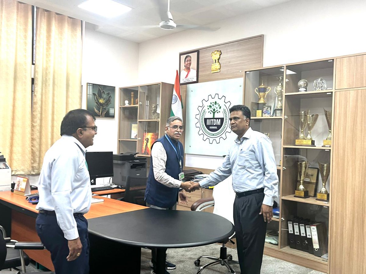 Shri. K. Sanjay Murthy, Secretary of Higher Education has visited IIITDM Kurnool. During the visit, he toured through campus and witnessed various infrastructure and laboratory facilities, sports complex at the campus. @EduMinOfIndia