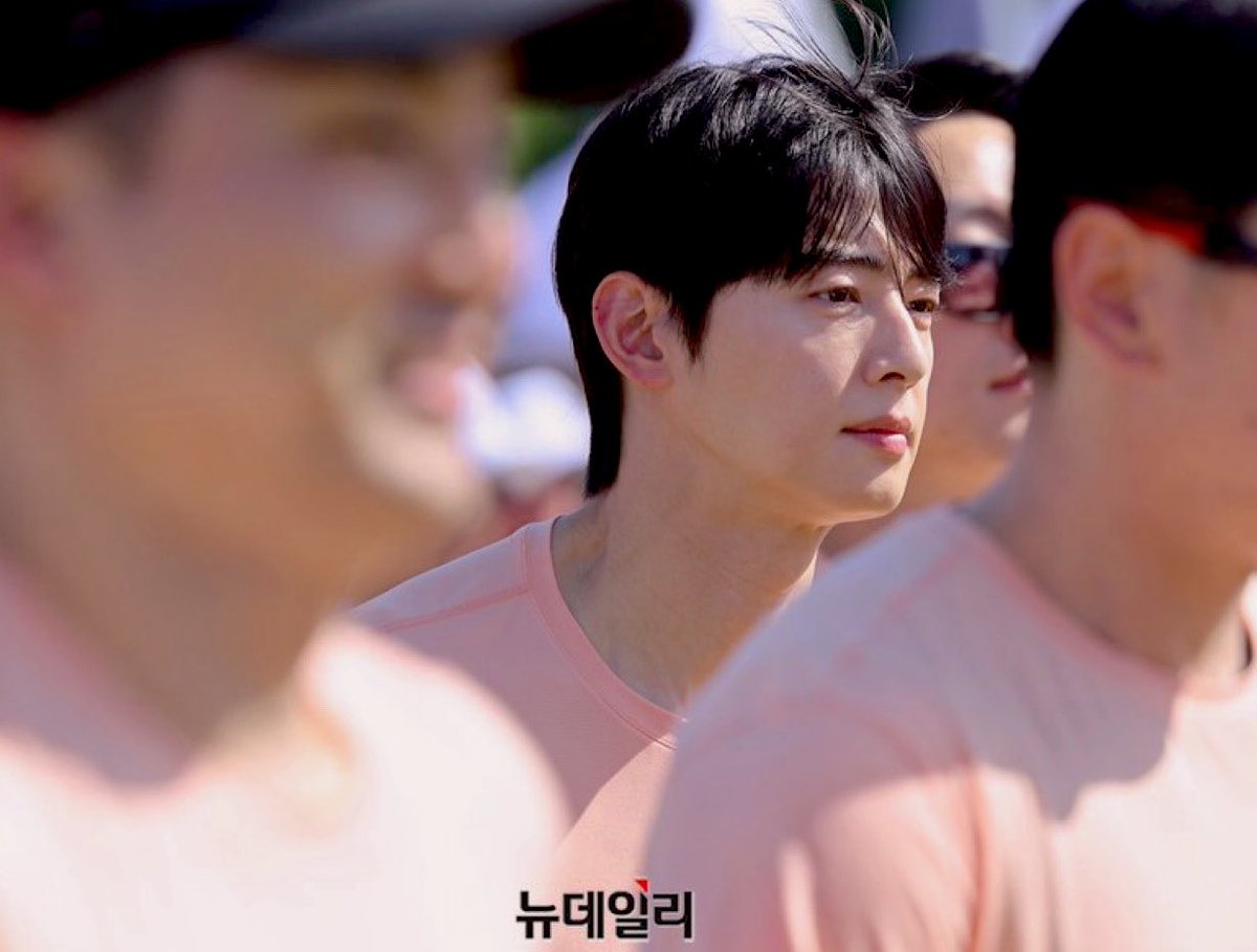 eyecandyhae's tweet photo. Eunwoo is the definition of too good to be true.. he’s so unreal! ‹𝟹🫠

#차은우 #CHAEUNWOO https://t.co/lZWLmB3mQr