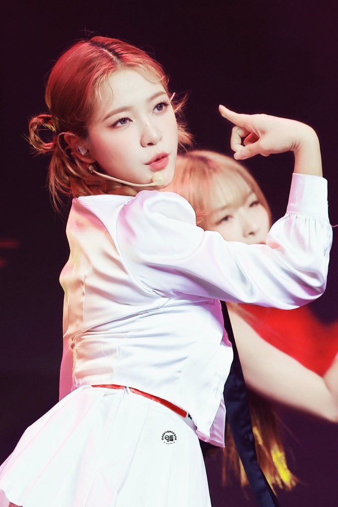 cuteyeripics's tweet photo. so pretty https://t.co/HbF241Tvl1