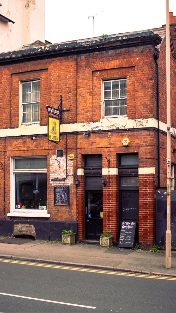 wearebeerpeople's tweet image. We talked about the story and inspiration behind #CMIC and the plans for the future.

And we chatted in the wonderful @castle_tap , which is also going to be the home to the purpose-built training brewery.