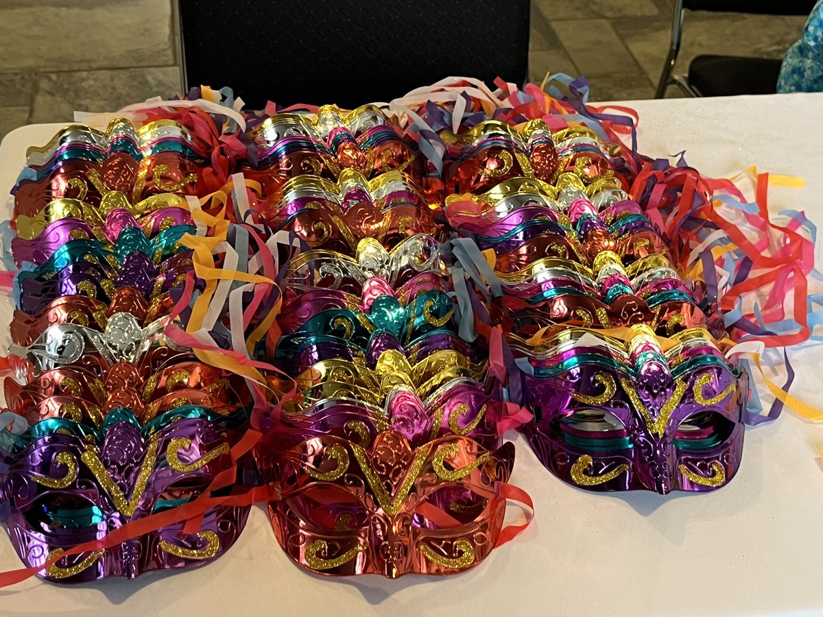 EJordanLMS's tweet photo. What a wonderful 8th grade dance. Our students had a ball. They came came to impress the LMS way. https://t.co/Kpj6z3jzgr