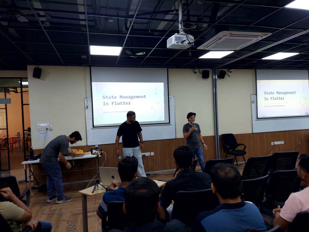 MumbaiFlutter's tweet image. @DipinSonwani & @exabyt3_ talking about State Management in Flutter
#flutterstatemanagement #flutter