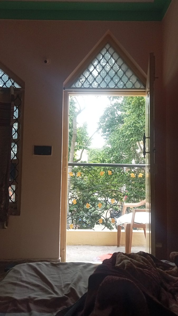 SaravanaM8's tweet photo. @ChennaiIPL Little sunshine no rain in Bangalore untill now #CSKvsRCB #cskk https://t.co/8o6es9v2Rc