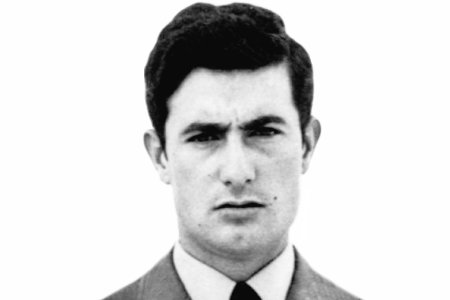 CarlosDeUrrecha's tweet photo. "Uno de los etarras le pegó 5 tiros a bocajarro"
Policía Armada D. Manuel Orcera de la Cruz asesinado a balazos en SS por los cobardes de ETA

"Manuel iba a cumplir 24 años. Su esposa tenía 19, una niña pequeña y estaba embarazada de su segundo hijo"
https://t.co/Ys0ztZ2laZ https://t.co/CPf9RkV30j
