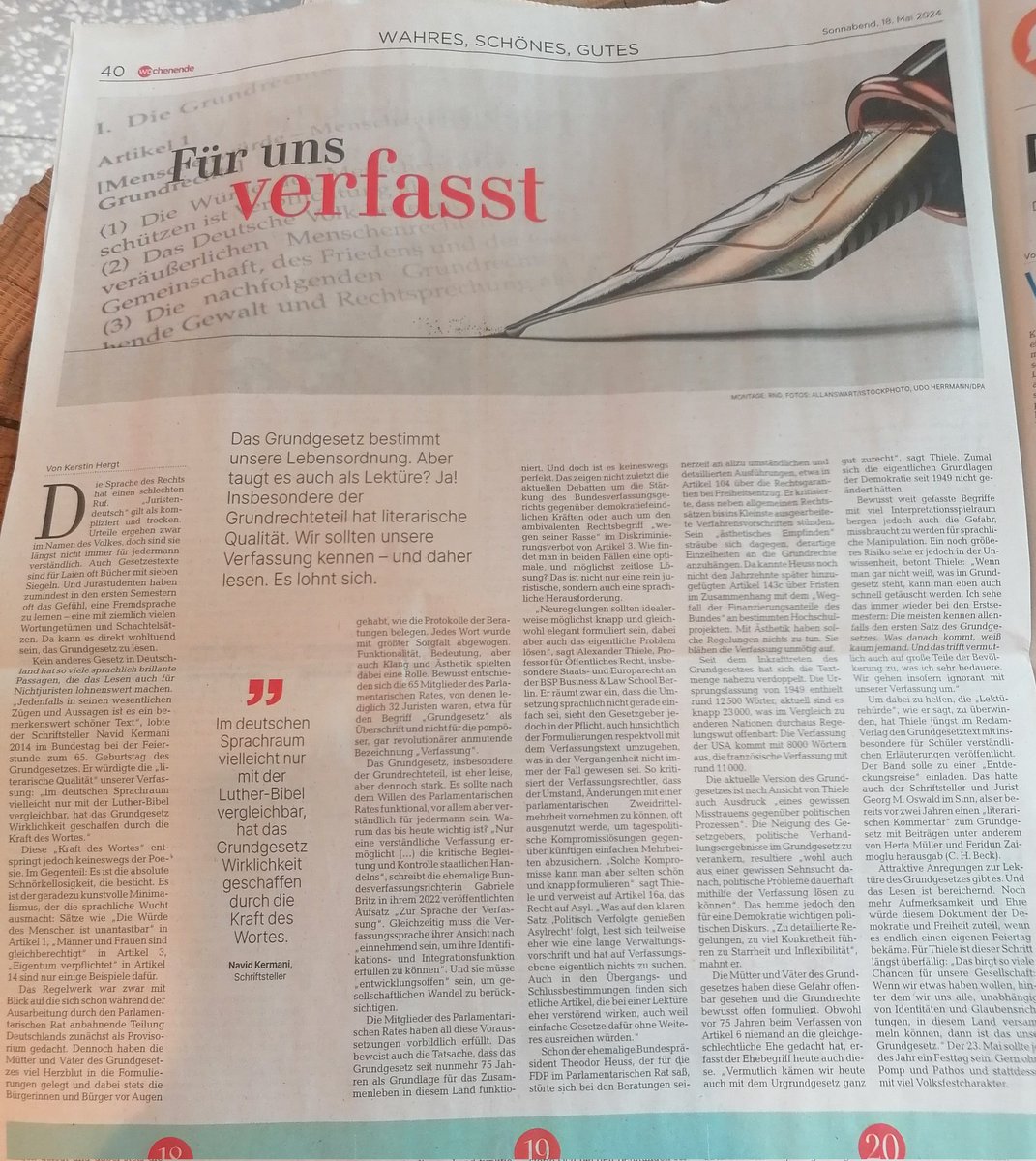 Heute im @goetageblatt auch ein Spezial des @RND_de zum #GG. Mit dabei auch ein Beitrag zur Sprache der Verfassung und einem Hinweis auf den kleinen @ReclamVerlag - Band. 🙂👇