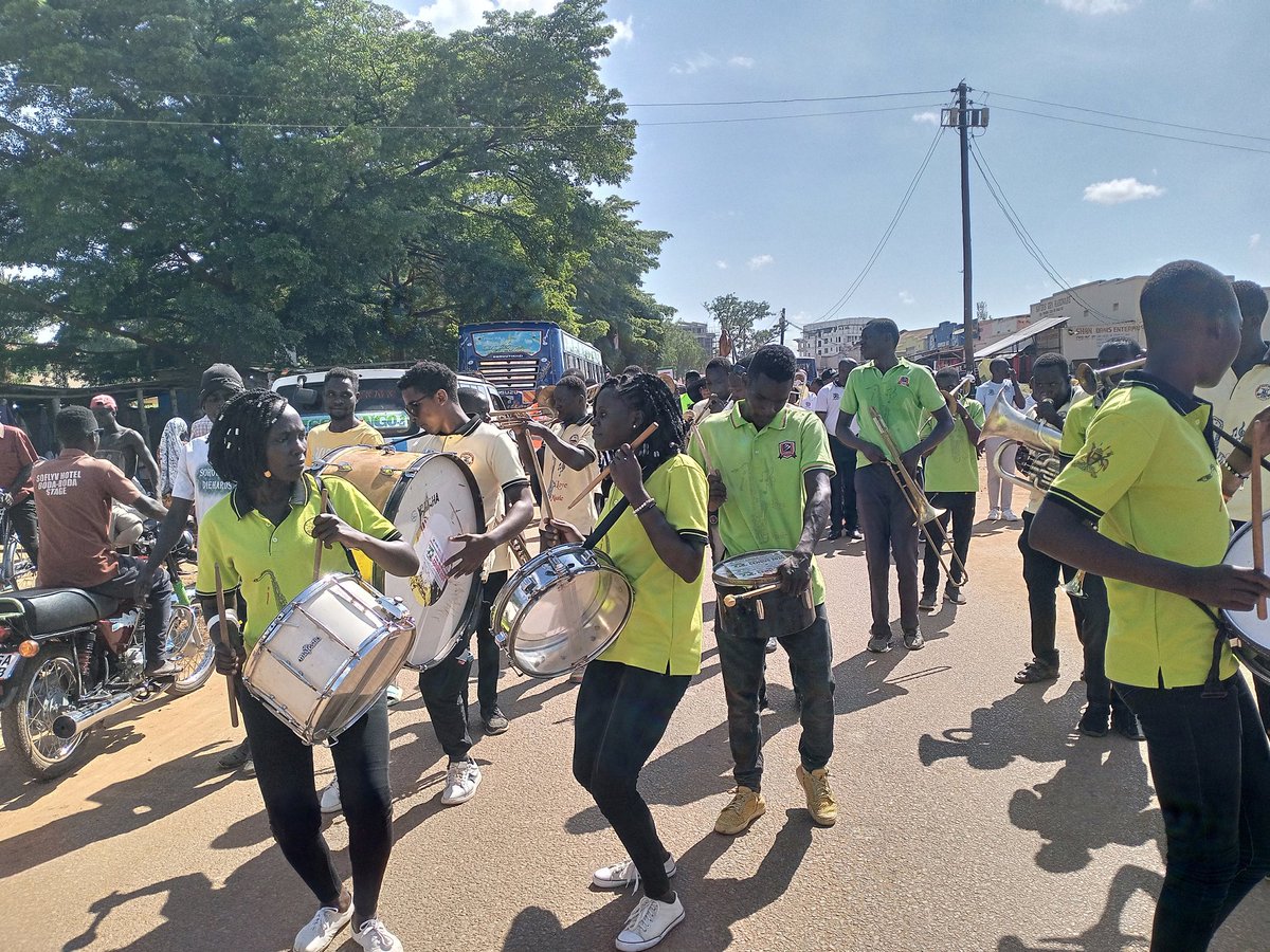 URAuganda's tweet photo. In honor of the International Museum day today, URA joined a band march around Soroti city.

Thereafter, the tourism beauty queens  came to the URA exhibition stall for a history lesson and tax education from the URA team.
#IMD2024 https://t.co/9xJZCDbosu