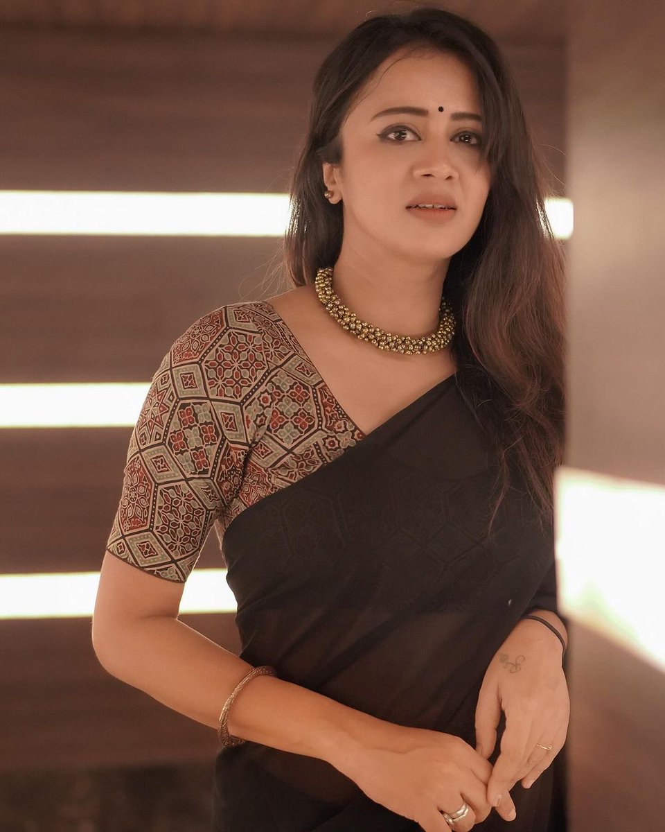 பிரபல தொகுப்பாளர் அஞ்சனா ரங்கன் புகைப்படங்கள் ✨🖤 

@AnjanaVJ

#AnjanaRangan #Television #CelebrityClicks #KizhakkuNews