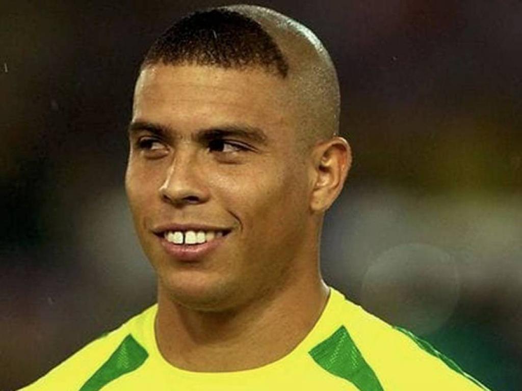 Wallace73_'s tweet photo. @iannetts70 E come dimenticare Ronaldo nel 2002 😂 https://t.co/5EQnsMVxbs