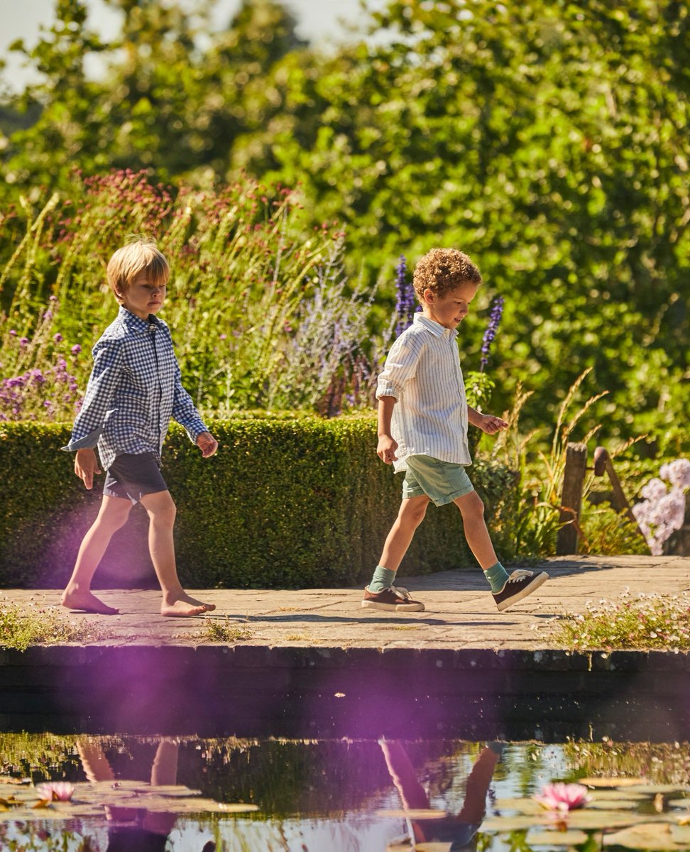 Embark on a playful adventure this May half-term with our Springtime Stretch kids wellbeing trail🧘‍♂️Strike fun yoga poses, and unleash your inner warrior or dancer, as you journey through the Garden searching for hidden flowers to earn a prize. Book now: bit.ly/44JUA2k