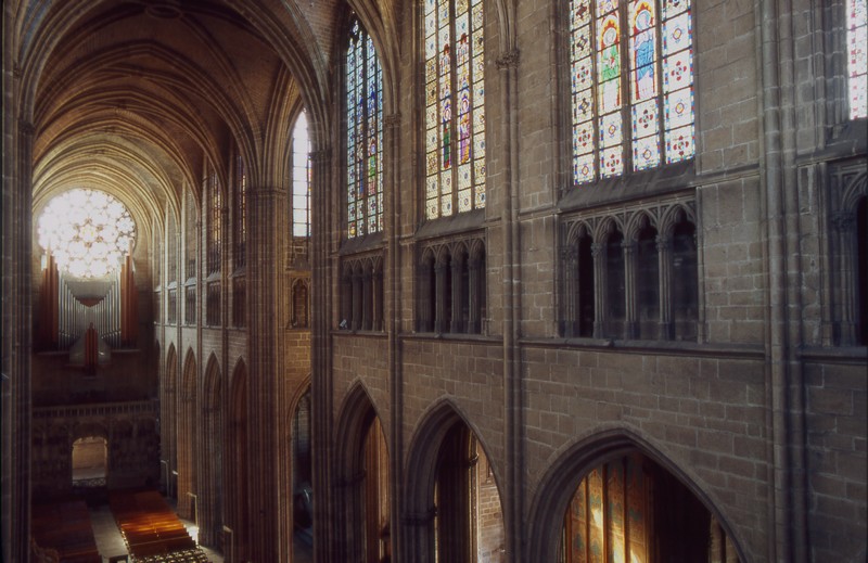 55ème match des 64ème de finale : - Basilique du Sacré Coeur PARAY LE MONIAL (71) Face à - Cathédrale St Etienne LIMOGES (87) Photos dans l'ordre cité Les votes ci-dessous #concourseglise