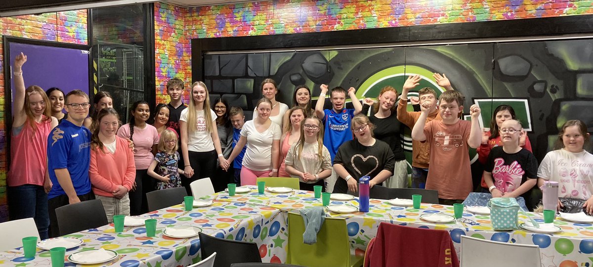 Our teens from @PortsmouthDSA had a flip-tastically good time @FlipOutPorts with their buddies from @KESSouthampton as part of our ongoing partnership! Finished off with a shared meal of pizza, hot dogs and ice cream! Yay and yum! 💚🍕 🌭 🍨 💚