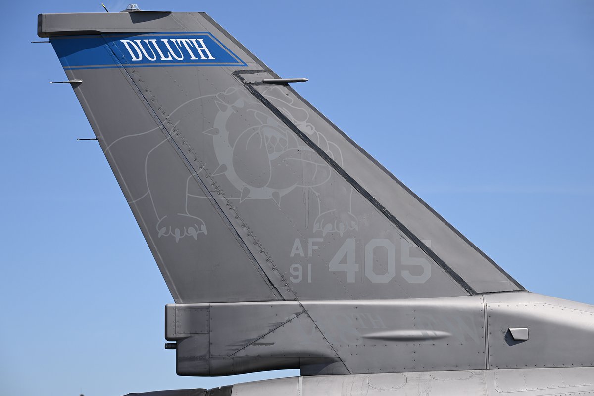 2024.5.18 RJTY
横田基地日米友好祭2024

F-16展示機尾翼
F-16CM (88-0512, 91-0405)

#横田基地
#YokotaAB
#YokotaAirBase