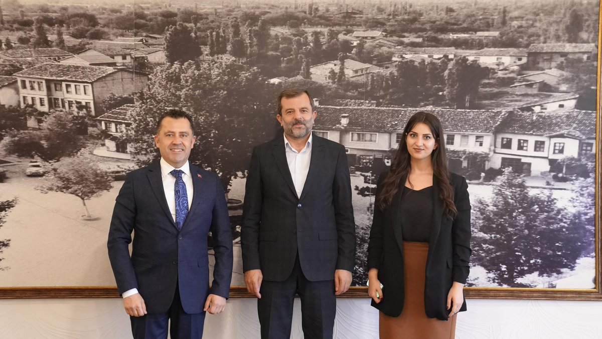 Gürsu Belediye Başkanı Mustafa Işık’ı makamında ziyaret ederek, belediye ve sosyal tesislerinde BURSASU kullanımı ile ilgili görüşme gerçekleştirdik.
#bursasu #bursajeotermalaş #bursabüyükşehirbelediyesi