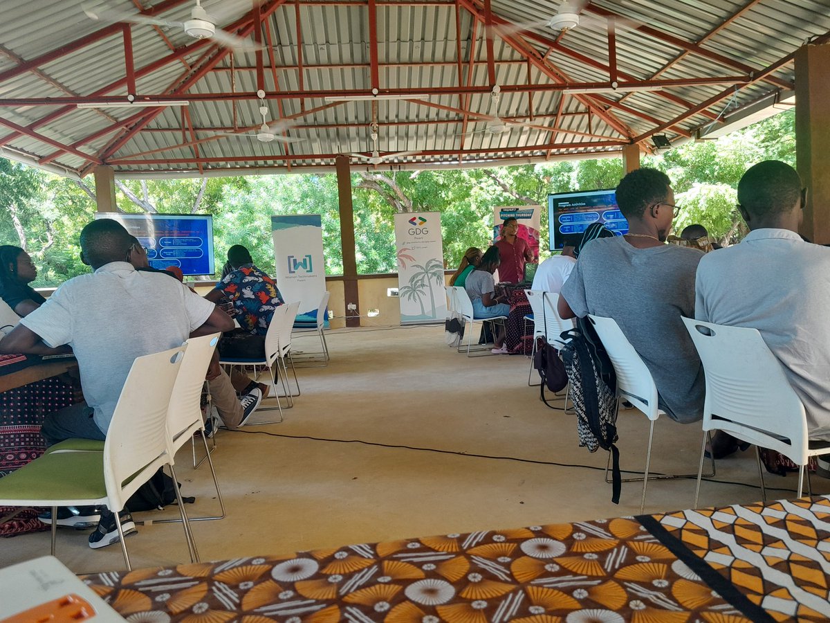 Diving into the cutting-edge world of AI/ML at the @SwahilipotHub 🤖🧠 This buzzing garage is where innovators come to tinker, experiment, and push the boundaries of what's possible. Stay tuned for exciting updates @GDG_Pwani #AIML #Innovation