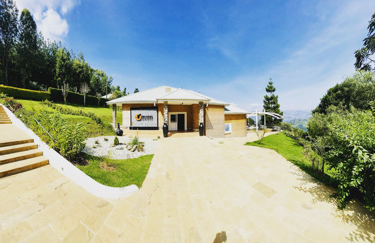atuKatt's tweet photo. @The_Dave_Mani @OngeriSafaris Safe journey, eagerly waiting for your shots 📸. Hope you get to visit lake Bunyonyi (Arcadia lodge in particular) to see the inspiration for Wanda (Black Pantha). As well as a stopover at @numba_cafe for the best pancakes 🥞 south of the equator.
📷 @ErosTravelog
📷 @KemptenSafa https://t.co/ubd8TVBOx8