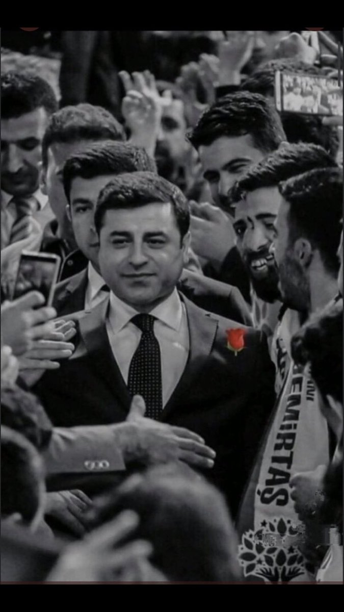 CemalBingl5's tweet photo. Asaletin, dik duruşun bile yeter #Demirtaş https://t.co/8oDQw8HLQD