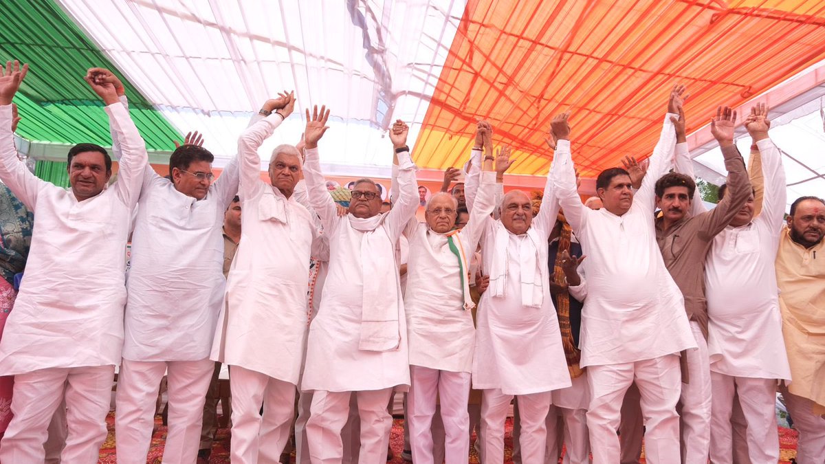 TarunTewatia14's tweet photo. पृथला की जनता है तैयार ✅
25 मई ✋🏻

पृथला के पूर्व विधायक श्री @RaghubiraMLA जी के नेतृत्व में आयोजित जन सभा को पूर्व मुख्यमंत्री ‘नेता प्रतिपक्ष’ चौधरी @BhupinderShooda जी, प्रदेश अध्यक्ष चौधरी @INCUdaiBhan जी व कांग्रेस प्रत्याशी श्री महेंद्र प्रताप सिंह जी ने सम्बोधित किया। https://t.co/66euAzzPPr