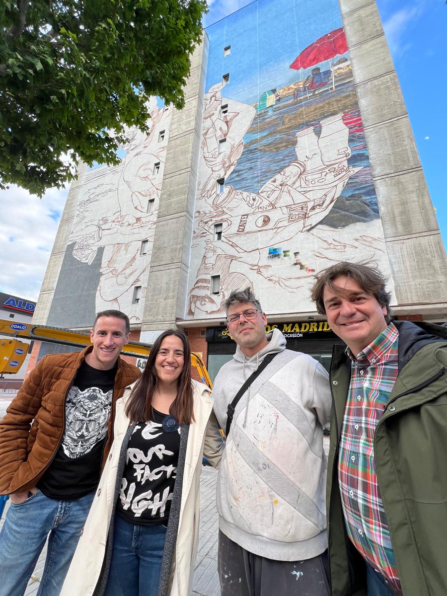 Buenos días Fuenlabrada. Hoy 18 de mayo se celebra el #DíaInternacionaldelosMuseos, y que mejor sitio para felicitarlo que presentando el nuevo mural del Museo de Arte Urbano de Fuenlabrada “Barco de plástico” que está realizando en la calle Quito esquina con calle Leganés, David