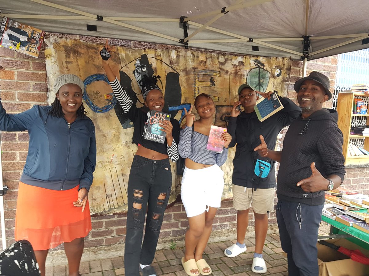 peace4veronica's tweet photo. At Gazebo Funk Club, we don't just read books. We share ideas, we inspire each other, and we strive to make a difference. #Inspiration #GFC #NeverStopDoingGood https://t.co/Im5HMmxffh