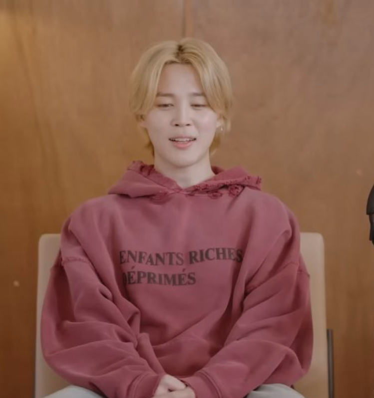 AboutMusicYT's tweet photo. Jimin of BTS with blonde hair in a recent footage. https://t.co/TZXEJEYyui