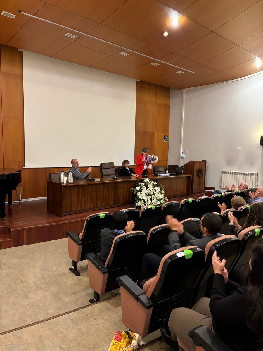 Clausura del simposio 🥲
Muchas gracias a todos por venir, esperamos que lo hayais disfrutado y que volvais a visitarnos pronto 😜