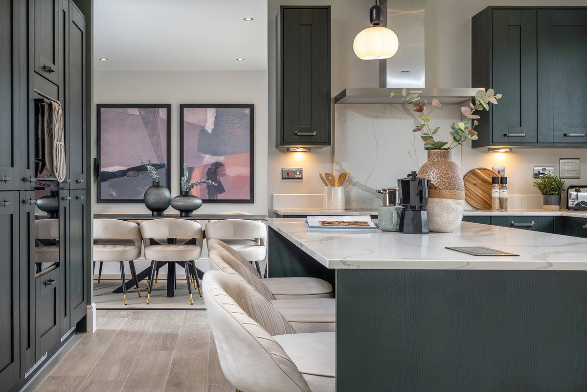 The Richmond 🏡🍴... space for all the family. We’ve got a range of schemes and programmes to help make buying a new home with us easier than ever: redrow.co.uk/buying-with-re…
