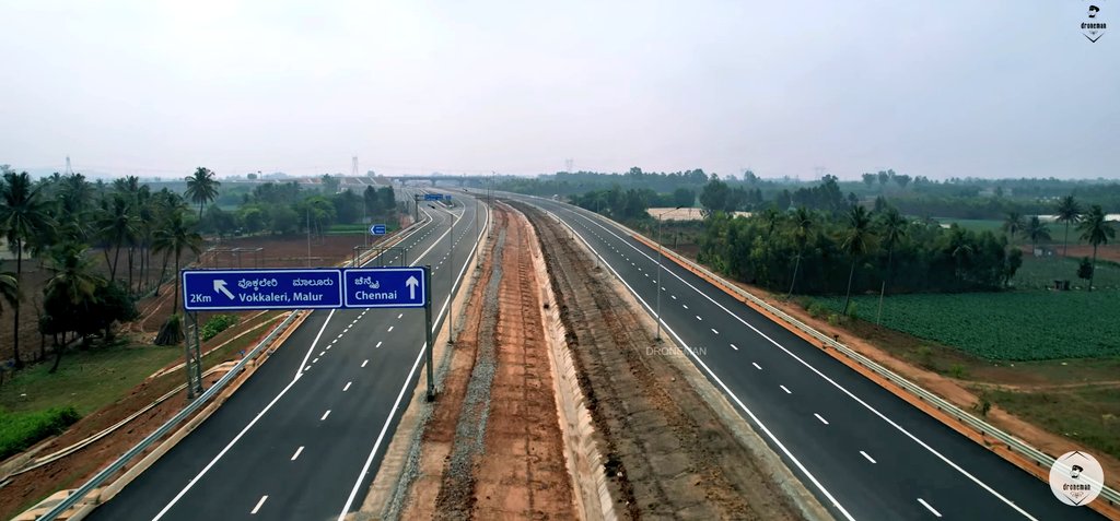 262 Km 4 Lane Access Controlled Greenfield Bengaluru-Chennai #Expressway Package 1 This package by Dilip Buildcon is completely ready! PC: @dronemanYT #Karnataka #AndhraPradesh #TamilNadu