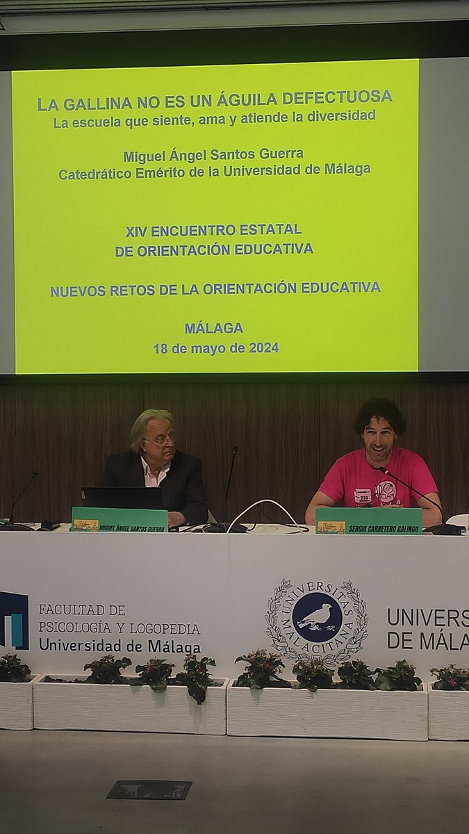 APOCLAM (@apoclam) on Twitter photo Estamos en el XIV Encuentro Estatal de Orientación Educativa en Málaga. Nuestro presidente, <a href="/s_carretero/">Sergio Carretero 🌱</a>, presenta Miguel Ángel Santos Guerra en la conferencia inaugural de la mañana: La gallina no es un águila defectuosa. Estamos en el XIV Encuentro Estatal de Orientación Educativa en Málaga. Nuestro presidente, <a href="/s_carretero/">Sergio Carretero 🌱</a>, presenta Miguel Ángel Santos Guerra en la conferencia inaugural de la mañana: La gallina no es un águila defectuosa.