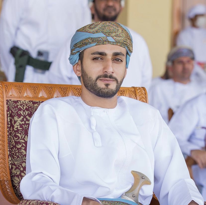 الفنان سالم العريمي (@salimal3rimi) on Twitter photo نسل سلطان البلاد اللي أنار
نسمع بسمعه وبعيونه نرى
ذي يزن سيد التواضع و الوقار
والشهامه و المروه و الذرى
السيد #ذي_يزن_بن_هيثم
<a href="/kamil_albathari/">كامل البطحري</a> نسل سلطان البلاد اللي أنار
نسمع بسمعه وبعيونه نرى
ذي يزن سيد التواضع و الوقار
والشهامه و المروه و الذرى
السيد #ذي_يزن_بن_هيثم
<a href="/kamil_albathari/">كامل البطحري</a>