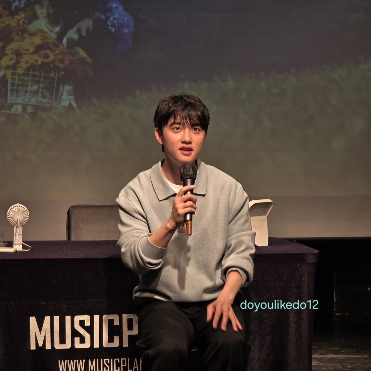 2024.5.18.
다급하게 찍은 질문 타임 시작

도경수 - 3rd Mini Album [성장] 발매기념 사인회 뮤직플랜트
#도경수 #DOHKYUNGSOO
#뮤직플랜트 #MusicPlant #도경수 #DOHKYUNGSOO #KYUNGSOO #디오 #DO(D.O.) #ドギョンス #都敬秀 #도경수_성장 #성장 #Mars #DOHKYUNGSOO_Mars