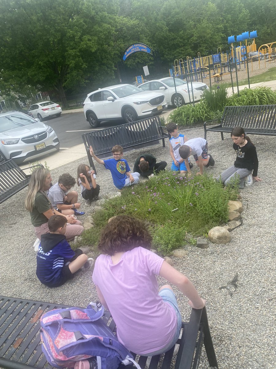 Smelling herbs &amp; gardening with the Daniels 🥬 🍈🌿 <a href="/FSDVikings/">Farmingdale School</a>