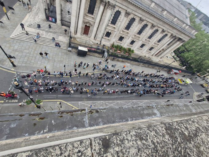 This picture was taken today, showing South Africans lining up to vote in London. This is a right that Mnangagwa’s government has denied to millions of Zimbabweans scattered around the world! Zimbabweans, both at home and abroad, must now start seriously thinking about a