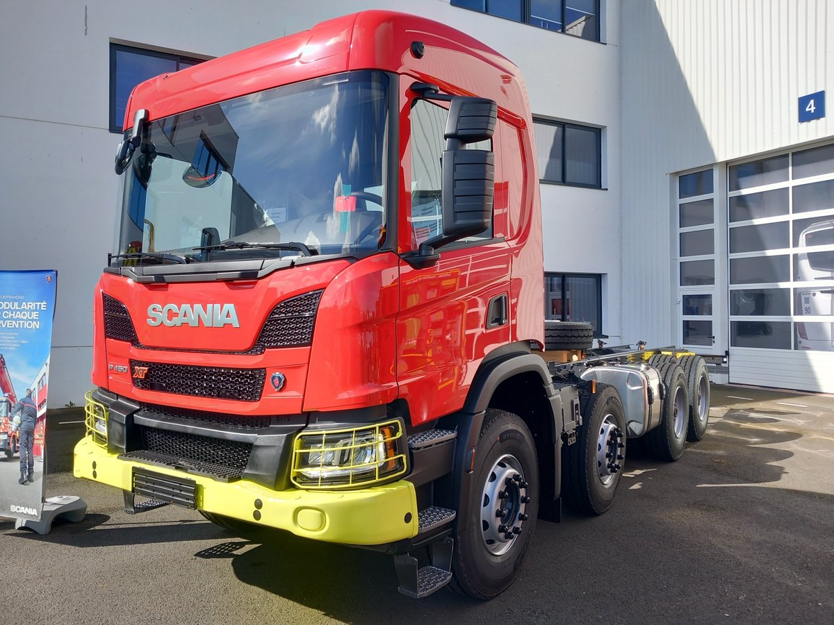 teambestioles's tweet image. #VisiteUsine

Le site de production @ScaniaFrance d&apos;Angers c&apos;est :
1 465 👩‍⚕️👷
120 🚒🚚 produits par jour
24 847 🚛 assemblés en 2023 🔧
L&apos;occasion d&apos;échanger avec les 👨👩 du #SPAD et 👀 les innovations : hybride, 100%⚡️, CNG, GSR2, Roll Over Protection Structures (ROPS), CCFS.