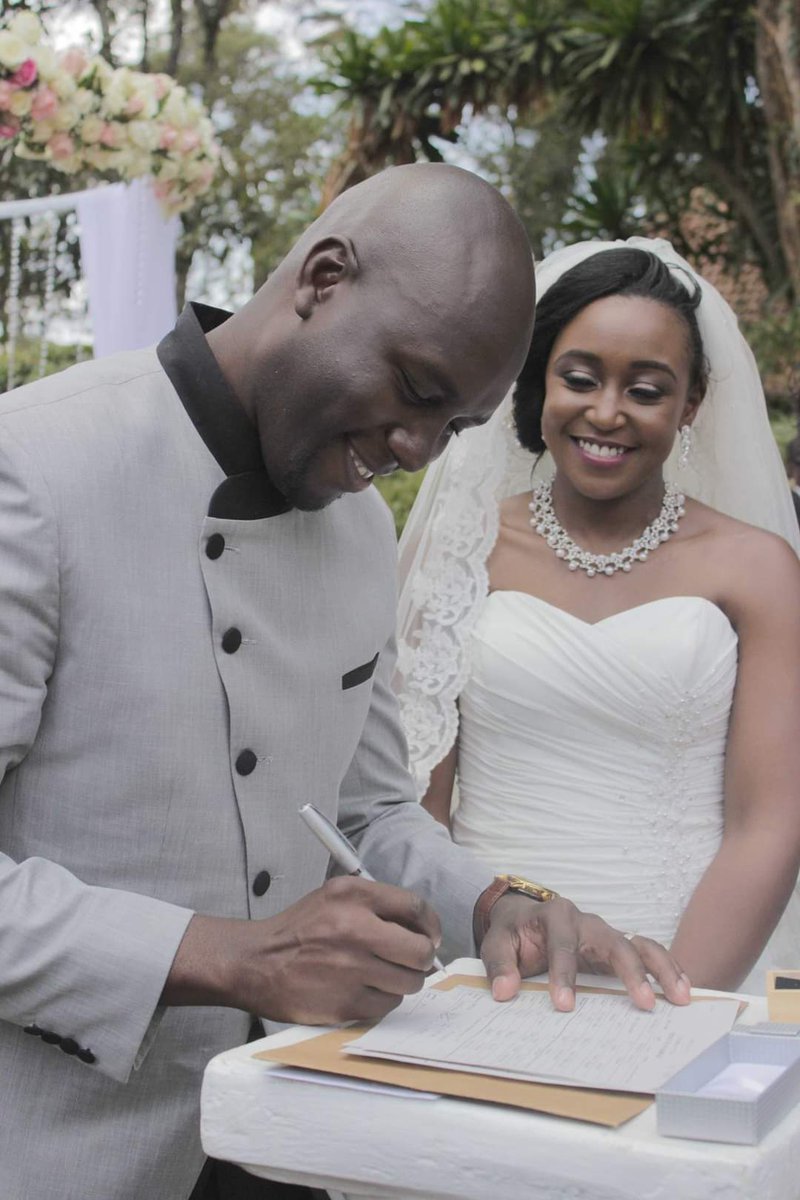 Congratulations once again Betty Kyallo on your marriage, I didn't have a phone in 2015😁