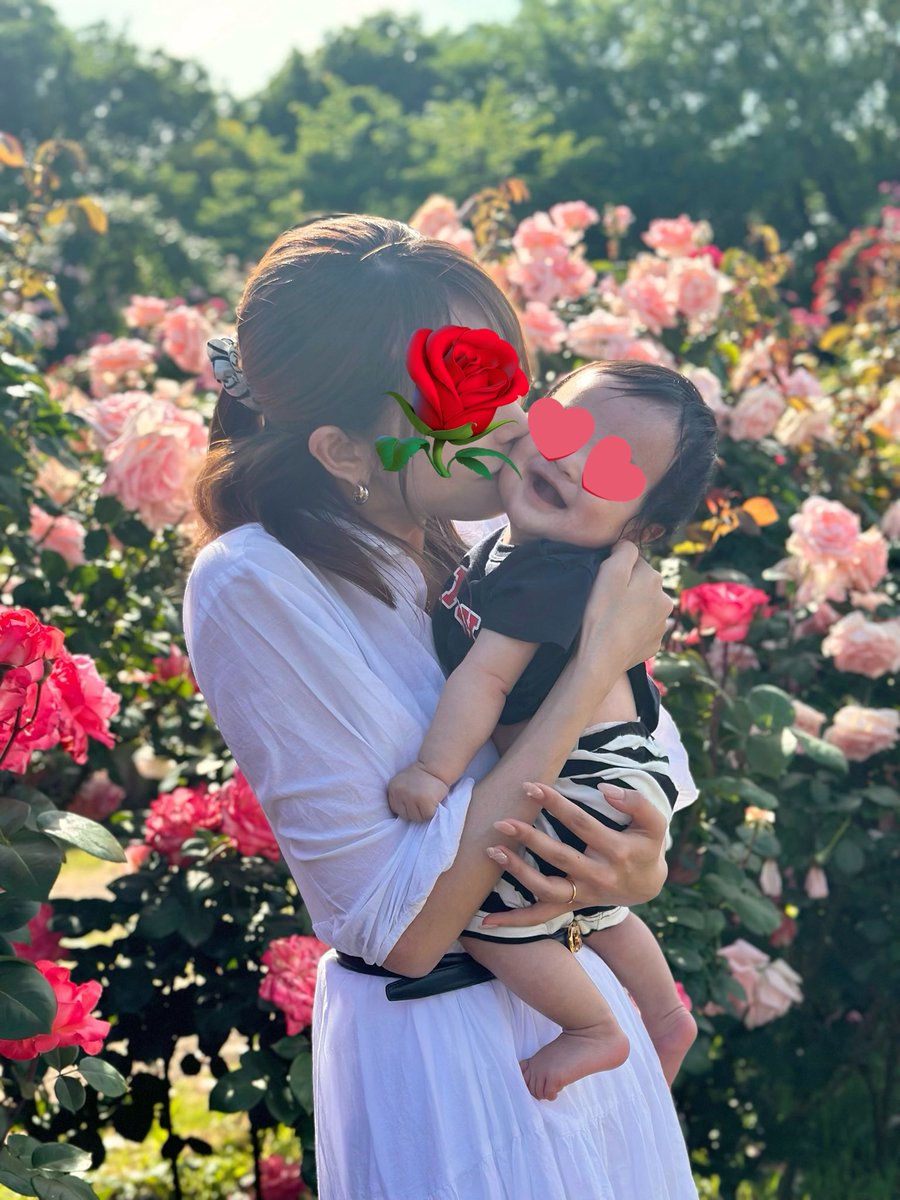tentooii's tweet photo. バラ園🌹で妹が撮ってくれた写真が宝物になった🫶🪽 https://t.co/AMNUyzm5gc