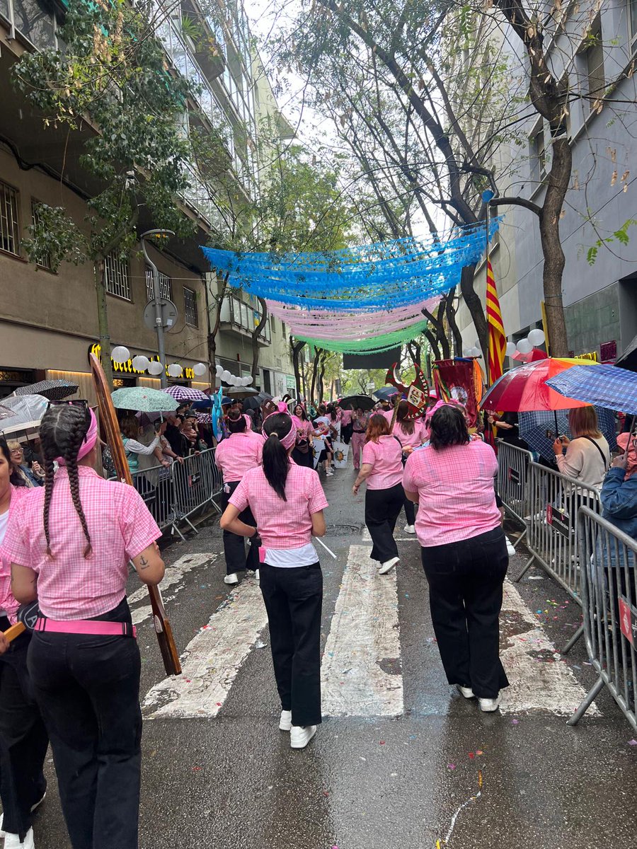 Albert_Batlle_B's tweet image. Amb els Cors Muts de la #Barceloneta! Bon matinal de dissabte de #Pentecosta.