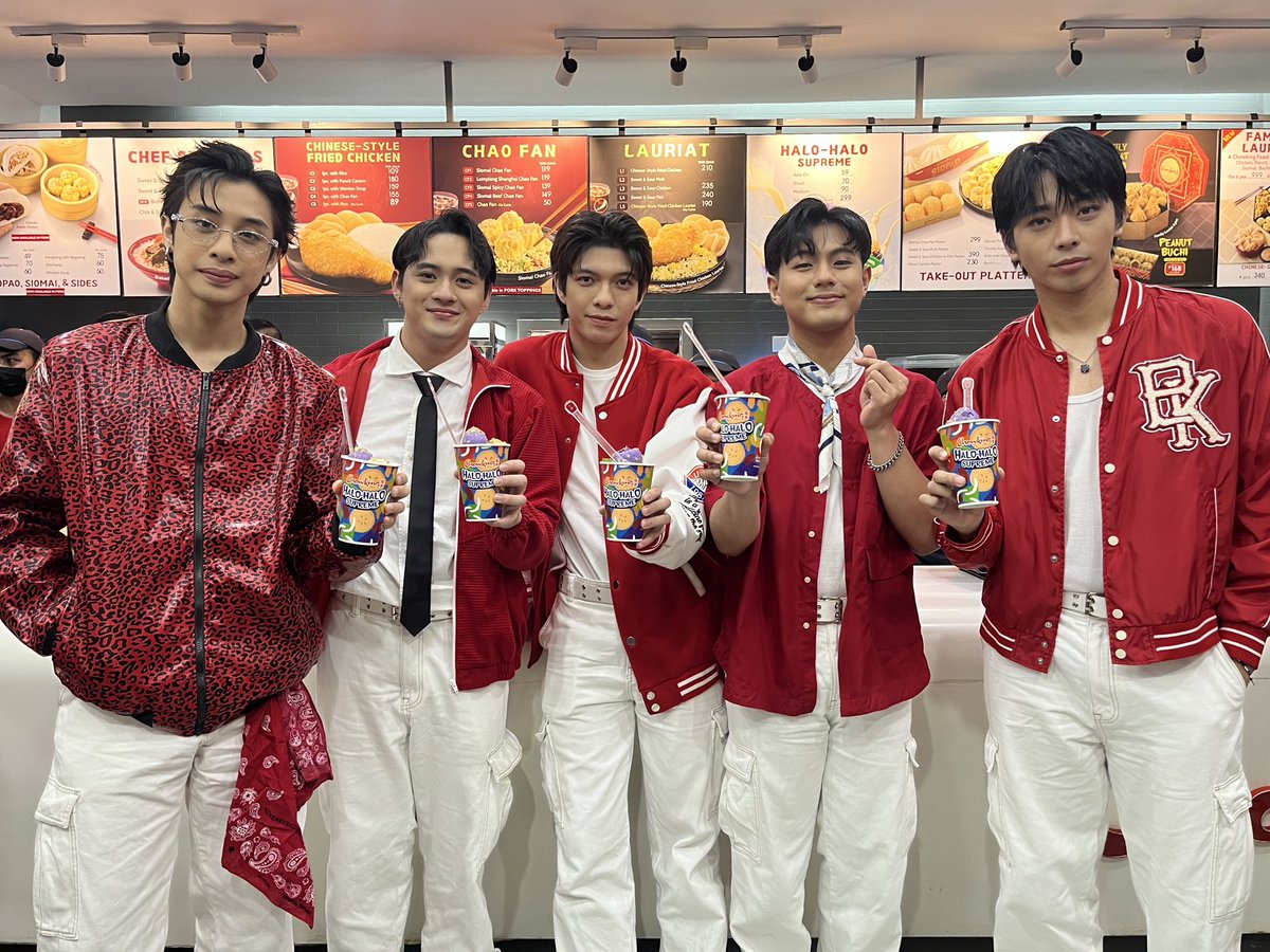 bgyo_ph's tweet photo. Red and ready for a lamig-sarap weekend with @chowking_ph 😋❄️

#ChowkingHaloHaloLand
#ChowkingHaloHaloSupreme 
#BGYO https://t.co/NWsrT8UiuQ