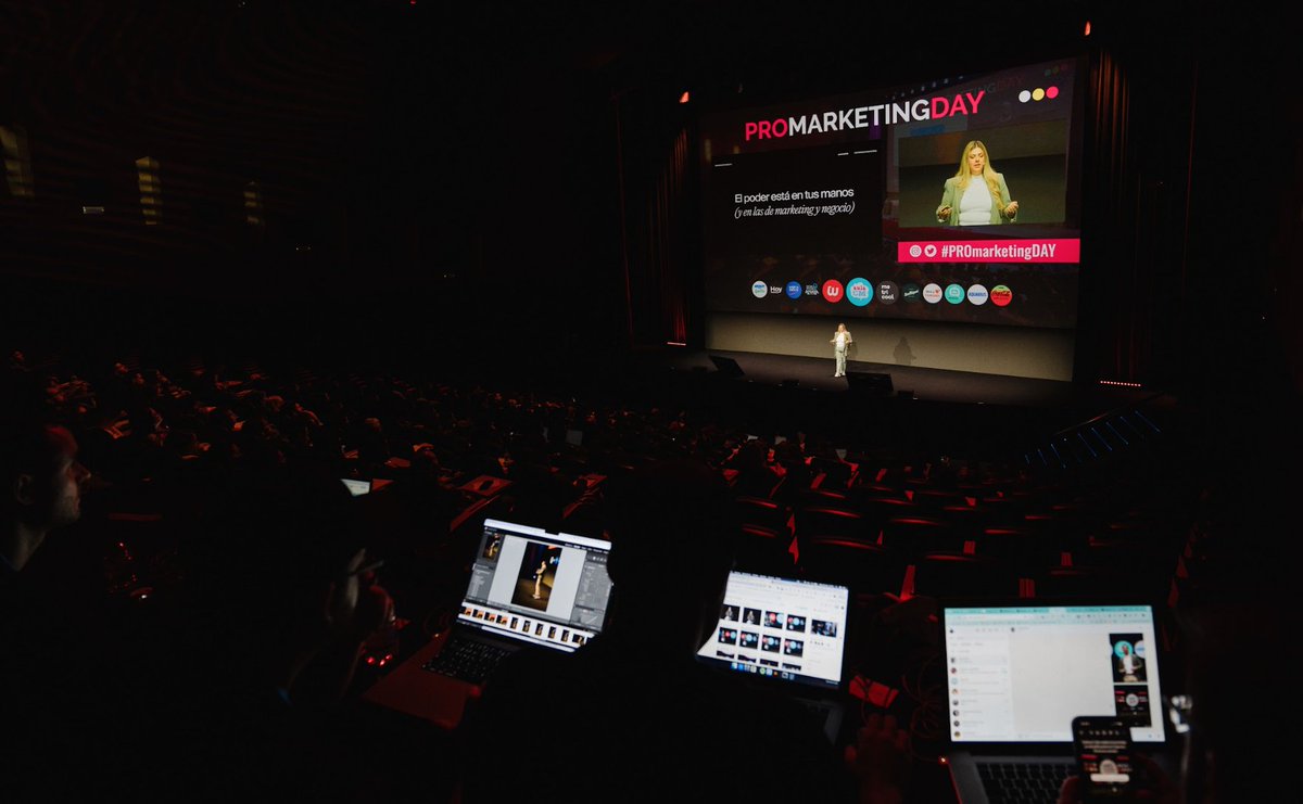 Anaís García, Senior Product Designer en Fujitsu
<a href="/Fujitsu_ES/">Fujitsu España</a>, nos explica claramente cómo trabajan con los conceptos de: 

Emoción >  Captación > Experiencia  > Engagement > Diseño conductual > Diseño Reflective 

 #PROmarketingDAY