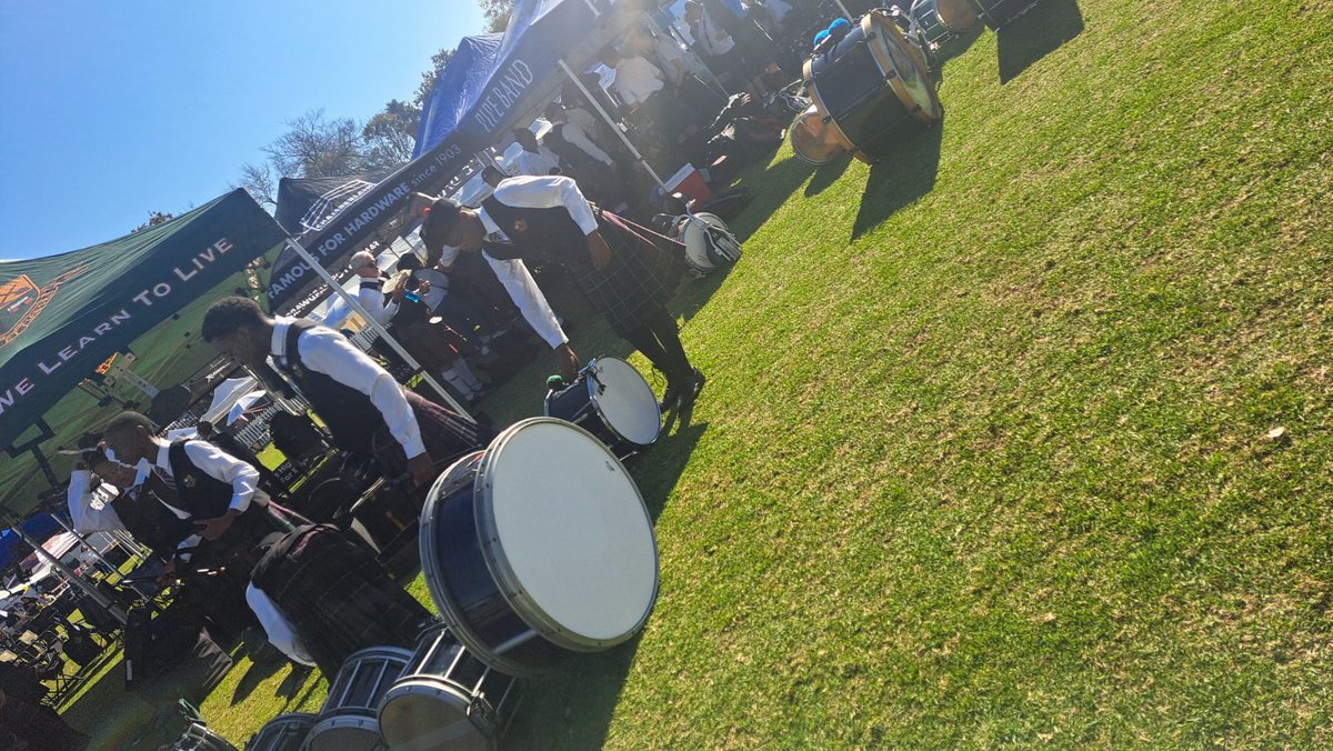 Jeppe Boys tweet media
