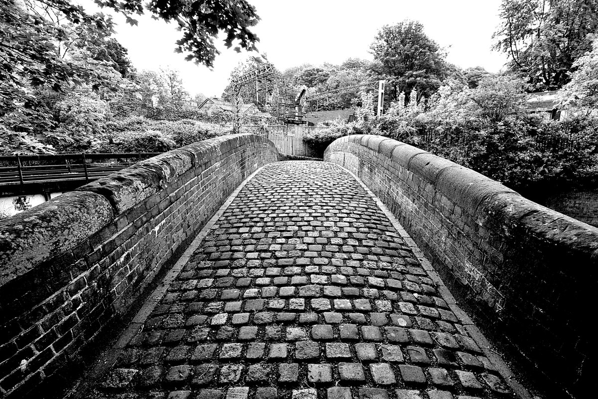 Cobbled foot bridge over the Cauldon #Canal in #Kidsgrove, #StokeonTrent
#blackandwhitephotography #photography @CanalRiverTrust