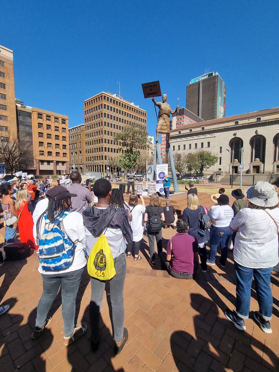 A number of demonstrators are outside the Joburg Library today calling for the library's reopening. The library has been closed since 2021. #OpenJHBCitylibrary