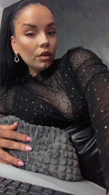 &ldquo;Get too close, there is a hell inside of me, it&rsquo;s where your demons can live.&rdquo;  #live now on @camcontacts<a href="/tag/leather"class="tags"><span>#leather</span></a><a href="/tag/model"class="tags"><span>#model</span></a><a href="/tag/live"class="tags"><span>#live</span></a><a href="/tag/online"class="tags"><span>#online</span></a><a href="/tag/viral"class="tags"><span>#viral</span></a>