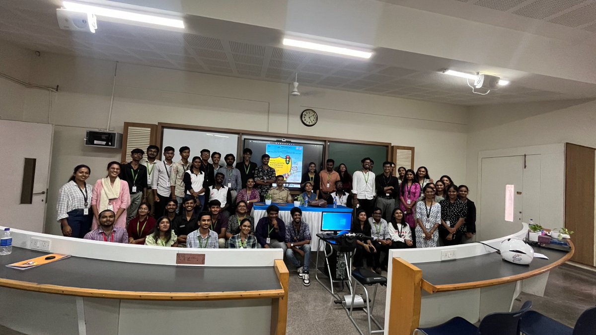 nssrdbangalore's tweet photo. Presidancy University Bangalore have sucessfully completed road safety program for NSS and Non NSS students . @YASMinistry @_NSSIndia @Anurag_Office @ianuragthakur @dcarthigueane #Roadsafetyawarenessprogram https://t.co/ROeZBADJzp