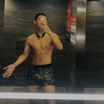 #NewProfilePic (新個人資料照片)