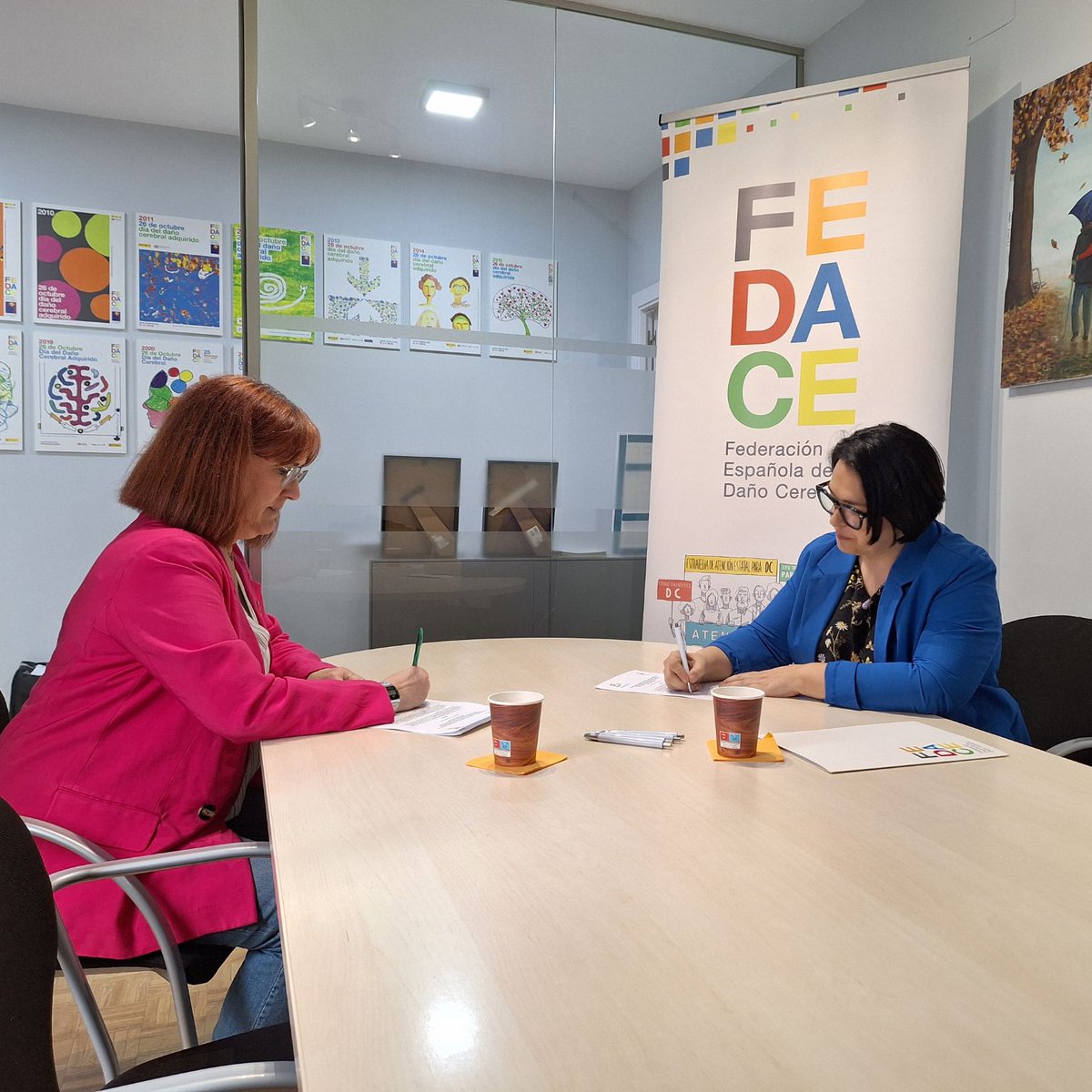 🖊️ Desde el <a href="/ConsejoTO/">Consejo Gral de Colegios Terapeutas Ocupacionales</a> nos enorgullece compartir 𝐥𝐚 𝐟𝐢𝐫𝐦𝐚 𝐝𝐞𝐥 𝐜𝐨𝐧𝐯𝐞𝐧𝐢𝐨 𝐝𝐞 𝐜𝐨𝐥𝐚𝐛𝐨𝐫𝐚𝐜𝐢𝐨́𝐧 con @fedaceorg.

Se trata de un paso muy importante para la #TerapiaOcupacional, más que reconocida y valorada en #FEDACE. 

Juntos somos más fuertes.